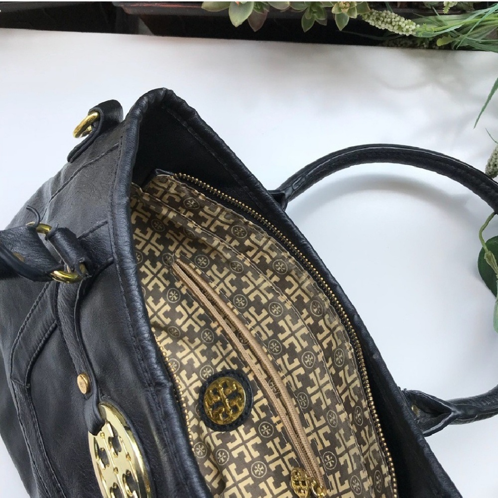๐ฅ๐Tory Burch Hobo Black Leather Purse๐๐ฅ - Picture 7 of 7